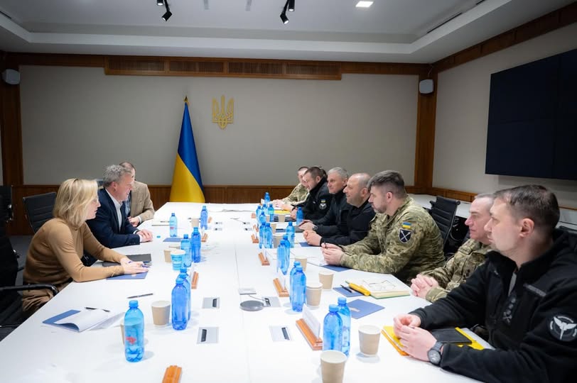 "Жодних рішень поза рамками суверенітету": Умєров, Буданов та Іващенко провели зустріч американською делегацією 